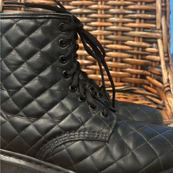 Dr. Martens Coralie quilted black combat boot 7 Great condition! - Picture 3 of 15